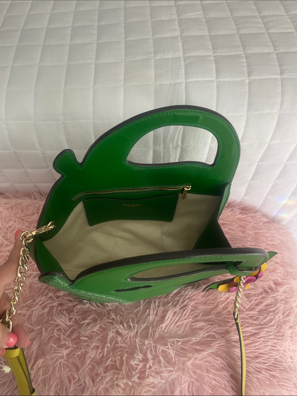 kate spade playa 3D Green Leaf-Shaped Crossbody with Yellow Strap Floral Charm - Picture 2 of 2